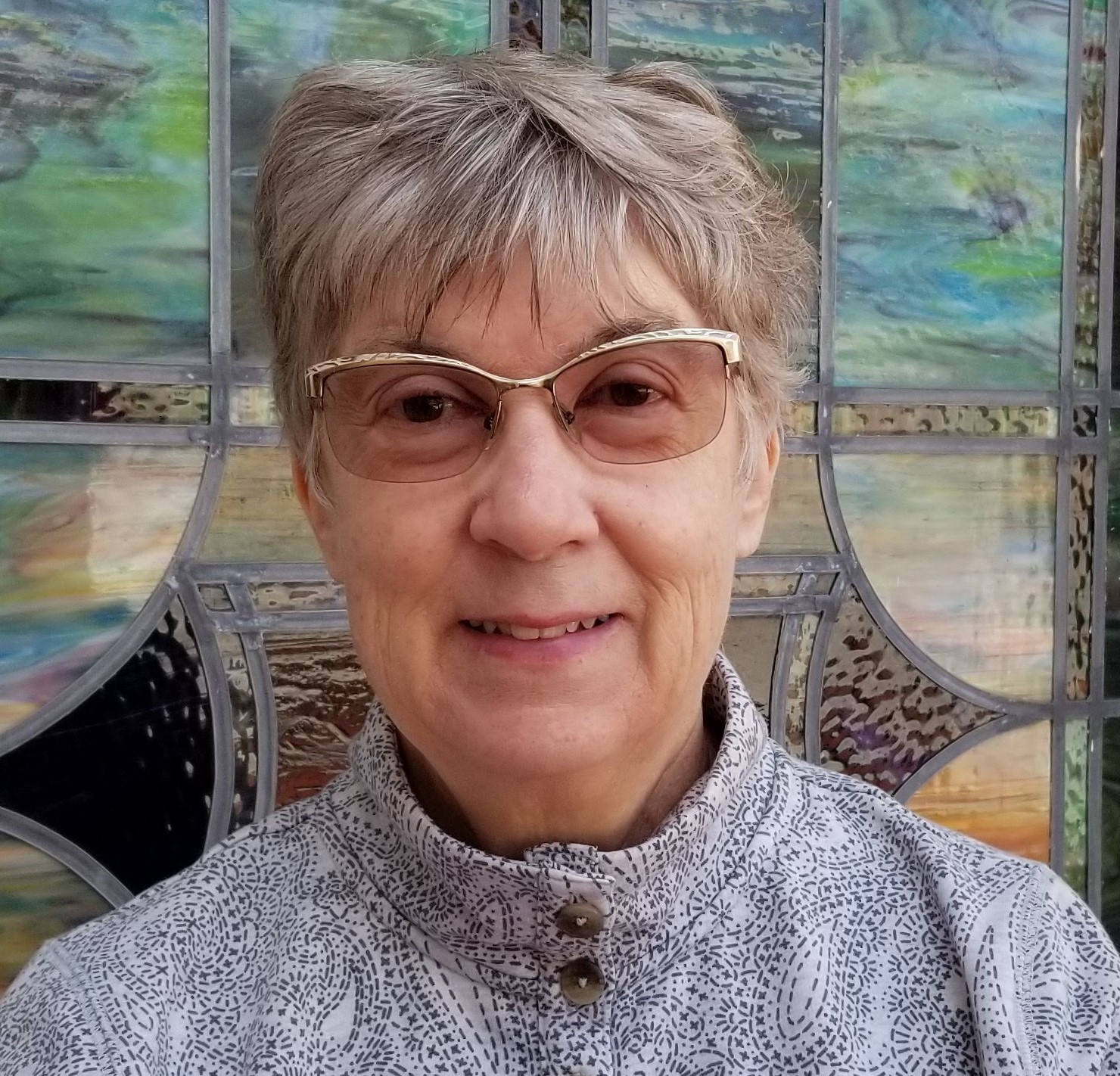 Headshot Joan Rollins
